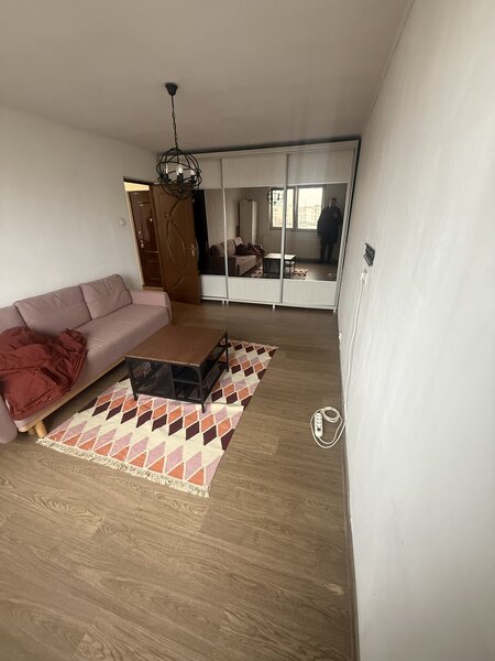 Piata Sudului, de vanzare 2 camere, decomandat, renovat mobilat, utilat,